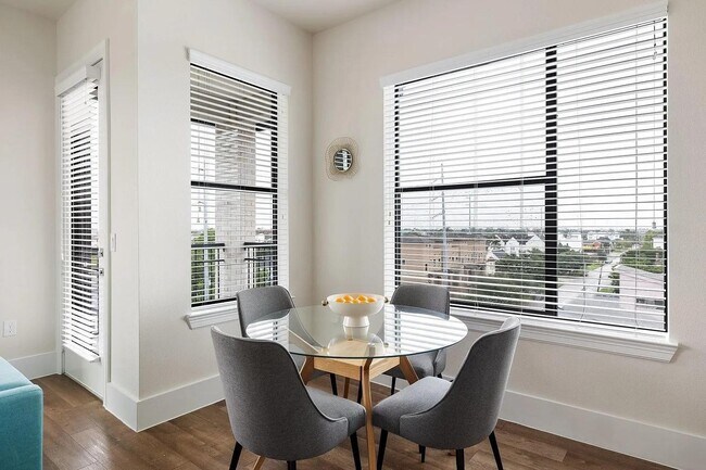 Building Photo - 1508 Blodgett St