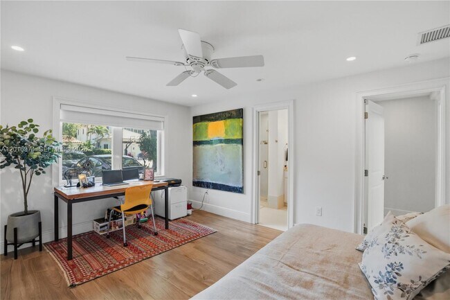 Building Photo - 7830 SW 53rd Pl