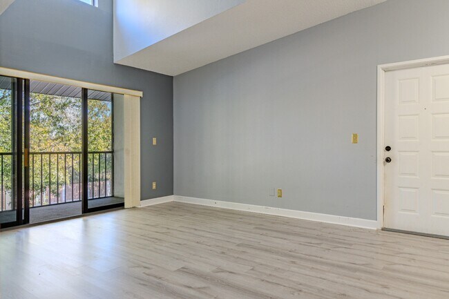 Building Photo - 8215 Sun Spring Cir