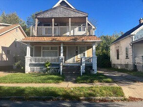 Building Photo - 12121 Angelus Ave