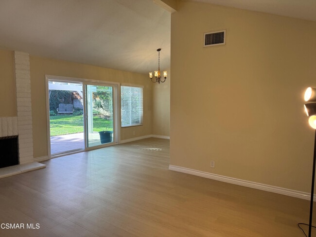 Building Photo - 846 Lindawood St