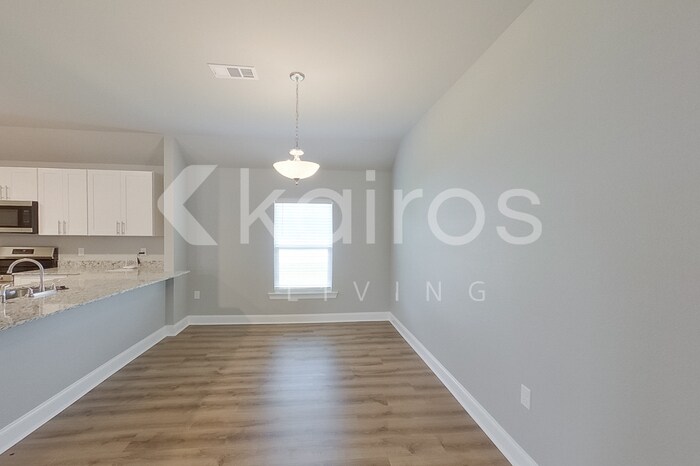 Building Photo - 22850 Monterey Ave