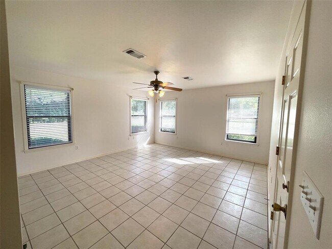 Building Photo - 841 Joiner Rd