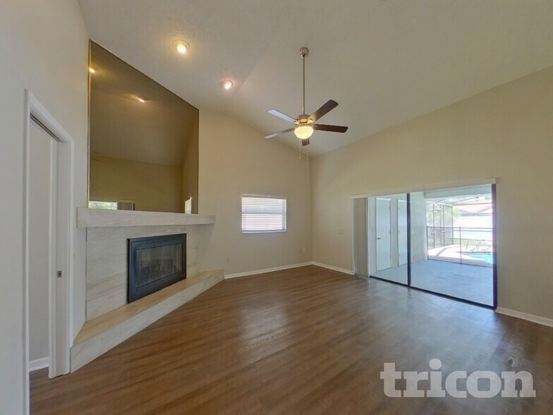 Building Photo - 1808 S Golfview Dr