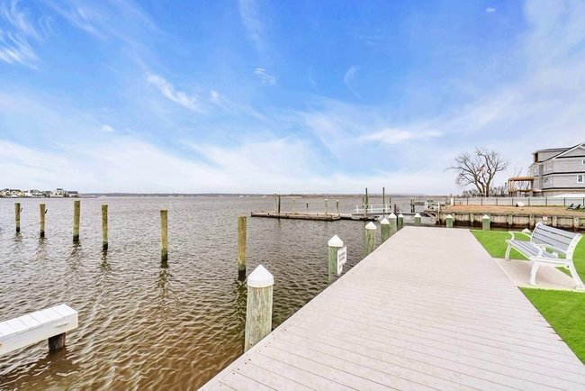 Building Photo - 113 Wharfside Dr