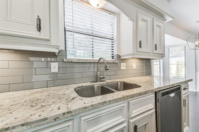 Building Photo - 4310 Brightwood Dr