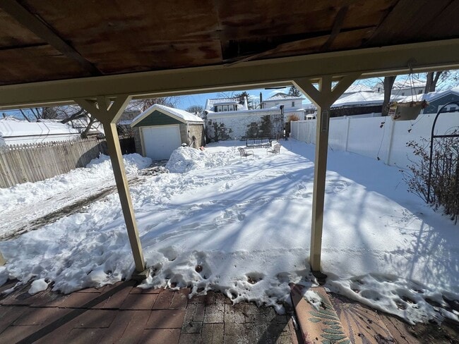 Building Photo - Beautiful Single-Family Home in a Peaceful Neighborhood