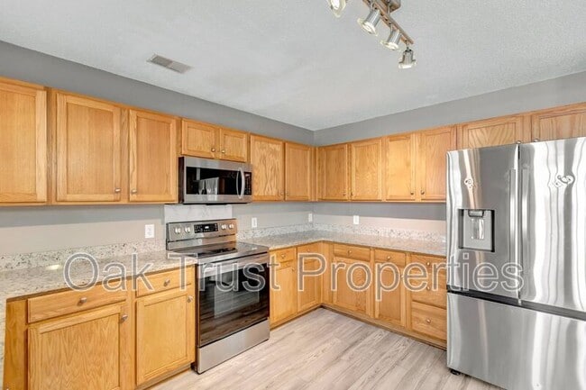 Building Photo - 196 Wildberry Ln