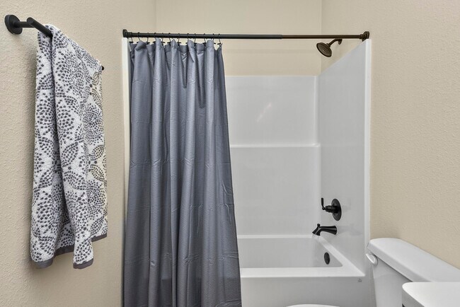 Building Photo - 1220 E Pacific St