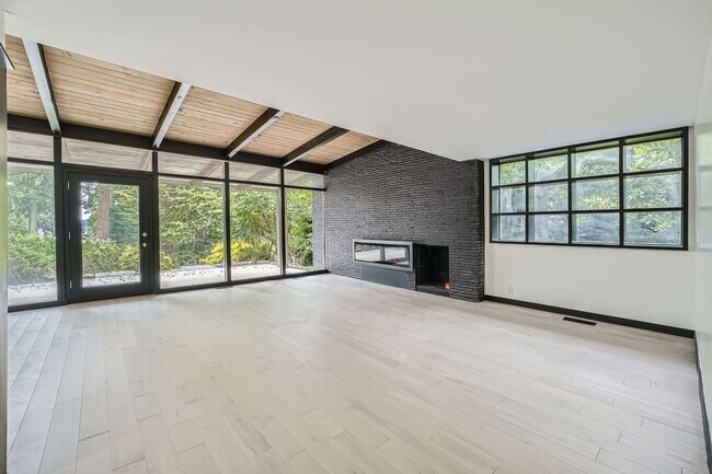 Building Photo - 4Bd/3.5Ba Medina House