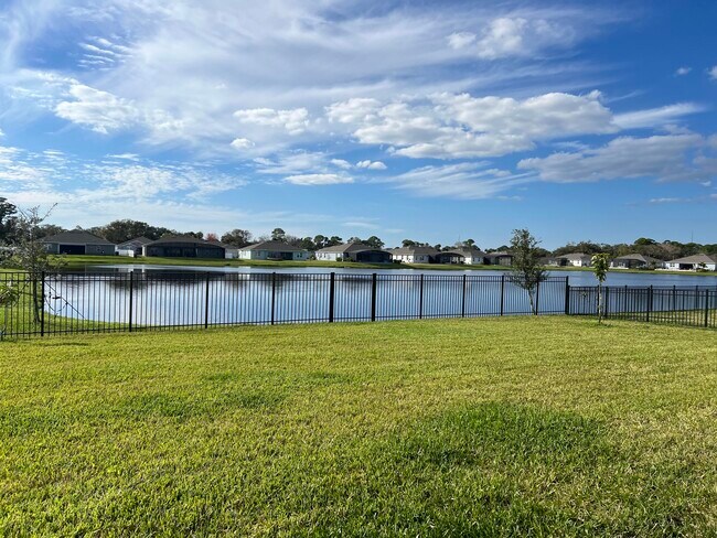 Building Photo - 285 Loymer Cir