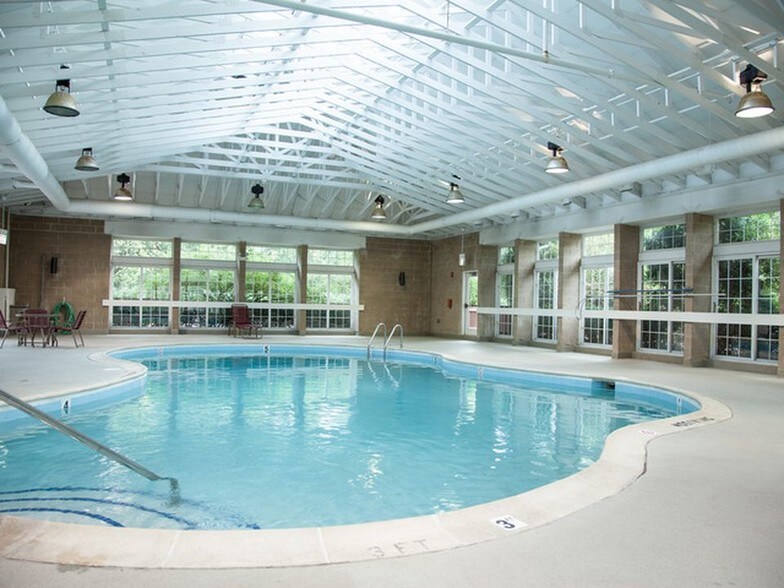 Building Photo - 746 N Gary Ave