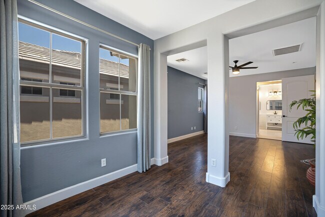 Building Photo - 1331 S Colt Dr