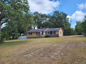 Building Photo - 3321 Oak Hill Dr