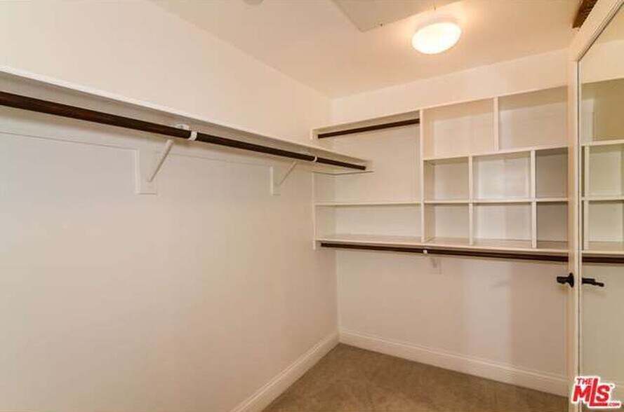 Building Photo - 12975 Agustin Pl