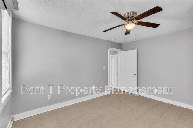 Building Photo - 815 E 32nd St