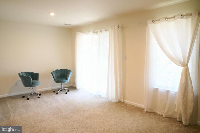 Building Photo - 132 Mulberry Dr