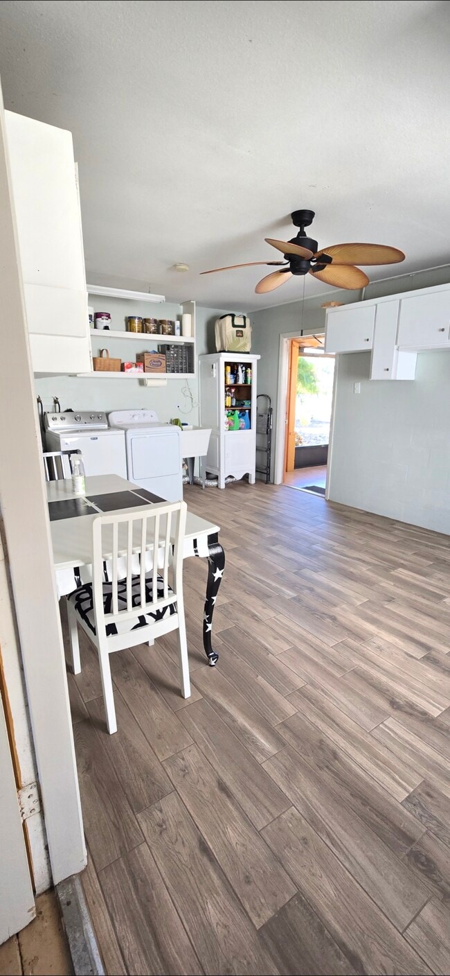 Building Photo - 1801 El Rio Dr