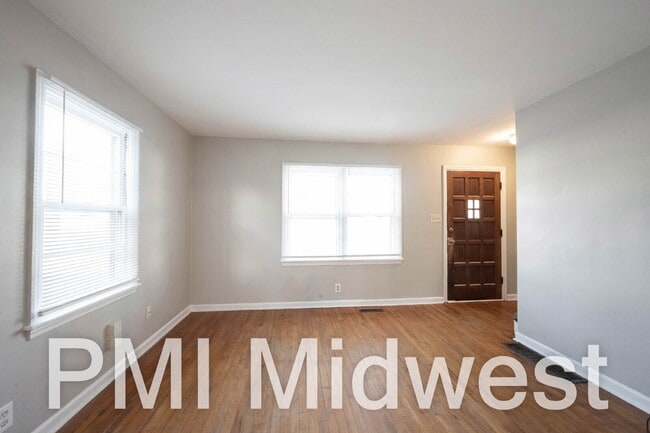 Building Photo - 1319 N Alton Ave