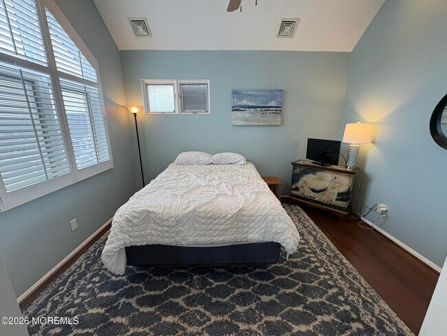 Building Photo - 3608 Ocean Terrace