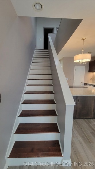 Building Photo - 1430 S Quincy Ave