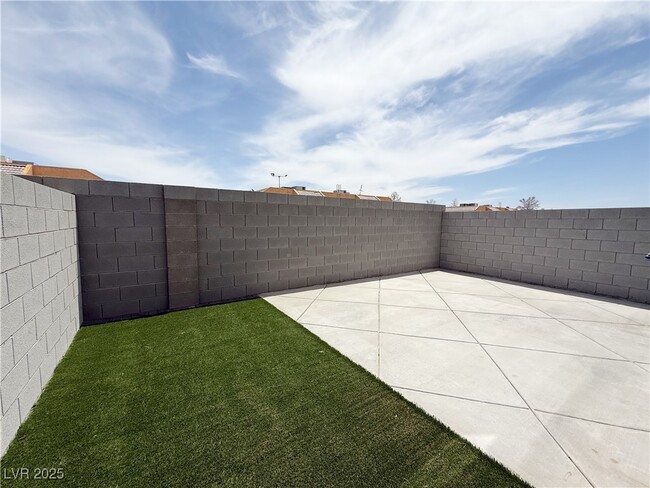 Building Photo - 4270 Lemay St