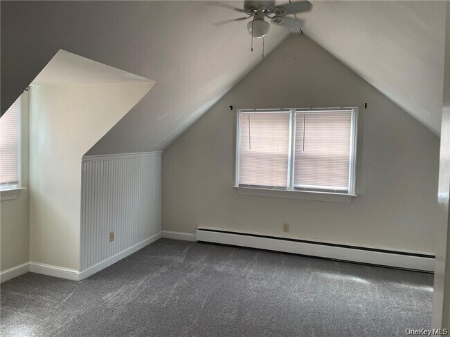 Building Photo - 17 Kinderhook Dr