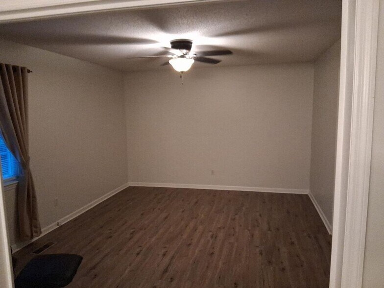 Building Photo - 8626 Surry Cir