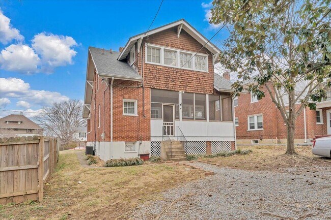 Building Photo - 1144 Wasena Ave SW