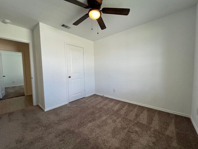 Building Photo - NEW AND VERY AFFORDABLE 4BDRM HOME IN LOND...
