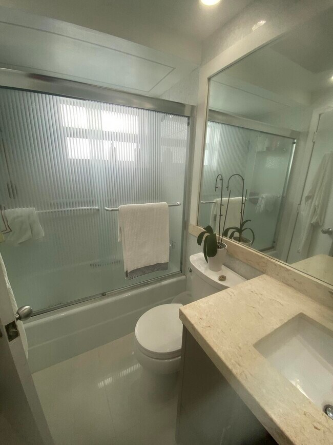 Building Photo - 1500 S Ocean Blvd