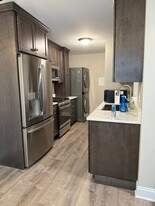 Building Photo - 12 Falcon Ln W