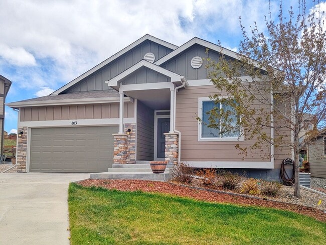 Building Photo - 5 Bedroom Three Bathroom Single Family Home in Monument