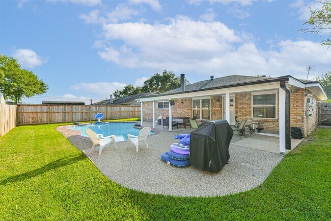 Building Photo - 3205 Brookhurst Ln