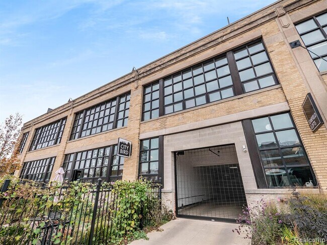 Building Photo - 460 W Canfield St