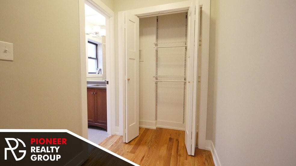 Building Photo - 2907 N Mildred Ave