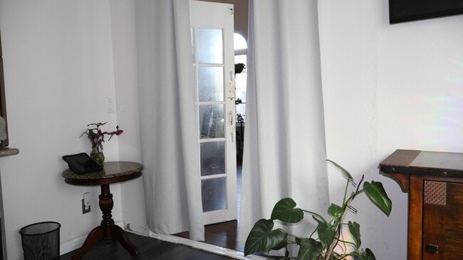 Building Photo - Modern 3 Bedroom 3 Bathroom Townhome in Imperial Beach.