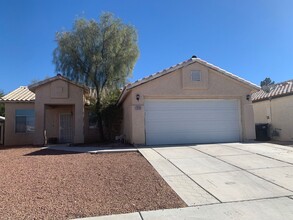 Building Photo - Single Story 3 Bedroom Home for Rent