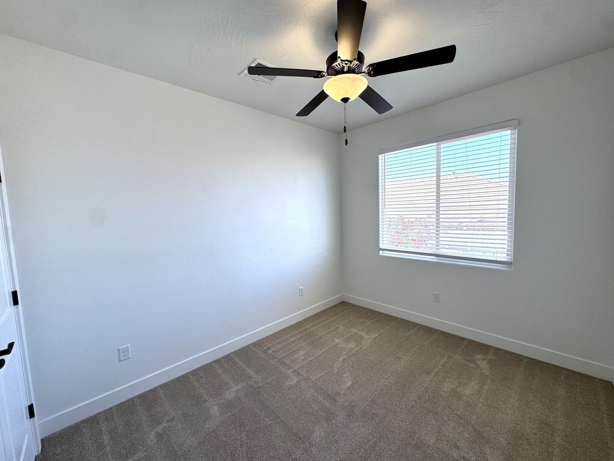 Building Photo - 322 N 2480 W