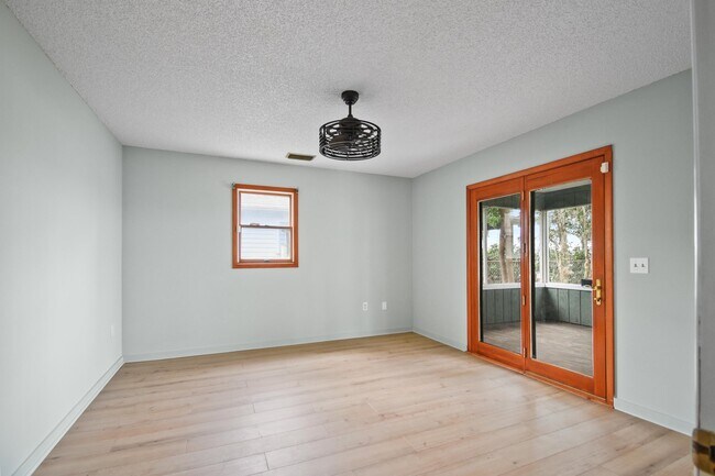 Building Photo - 125 CR 13 S