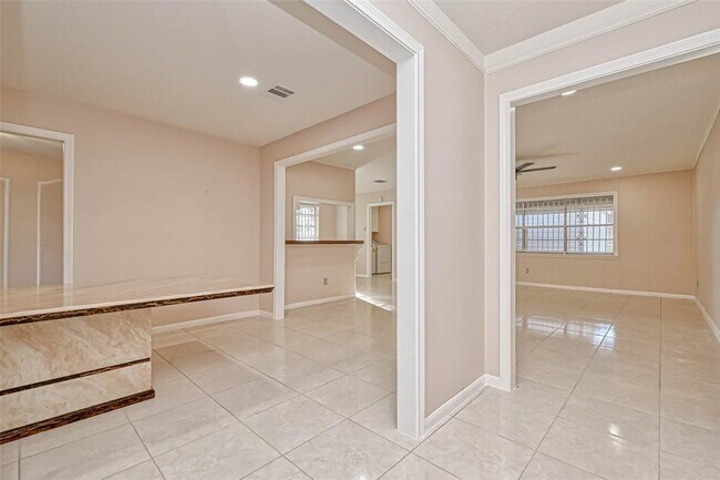 Building Photo - 11503 High Star Dr