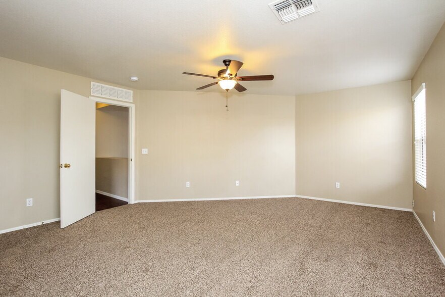Building Photo - 15830 W Gelding Dr