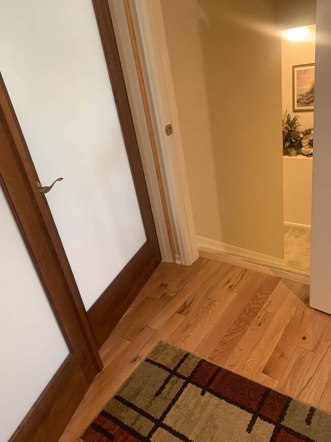 Entryway - 12642 Glencoe St