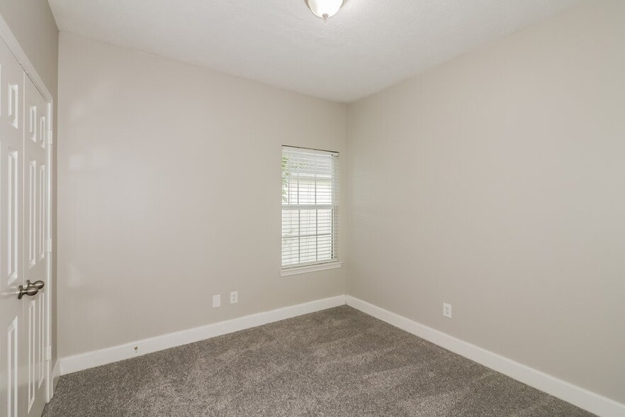 Building Photo - 6607 Dickson Way