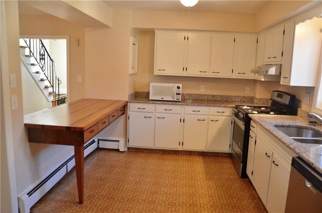 Building Photo - 15 Halsey St