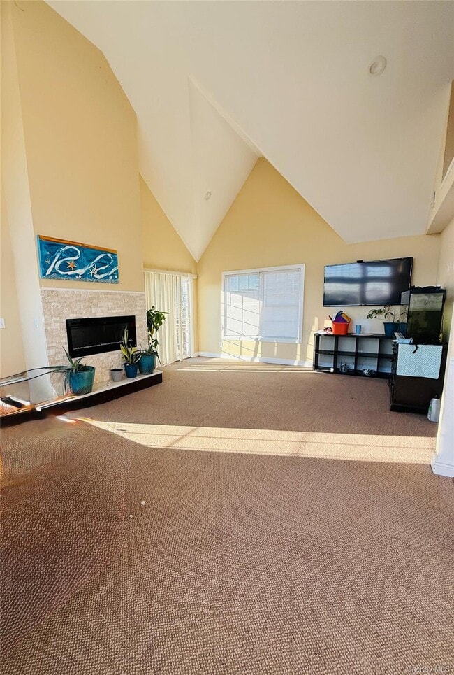 Building Photo - 26 Manhasset Dr