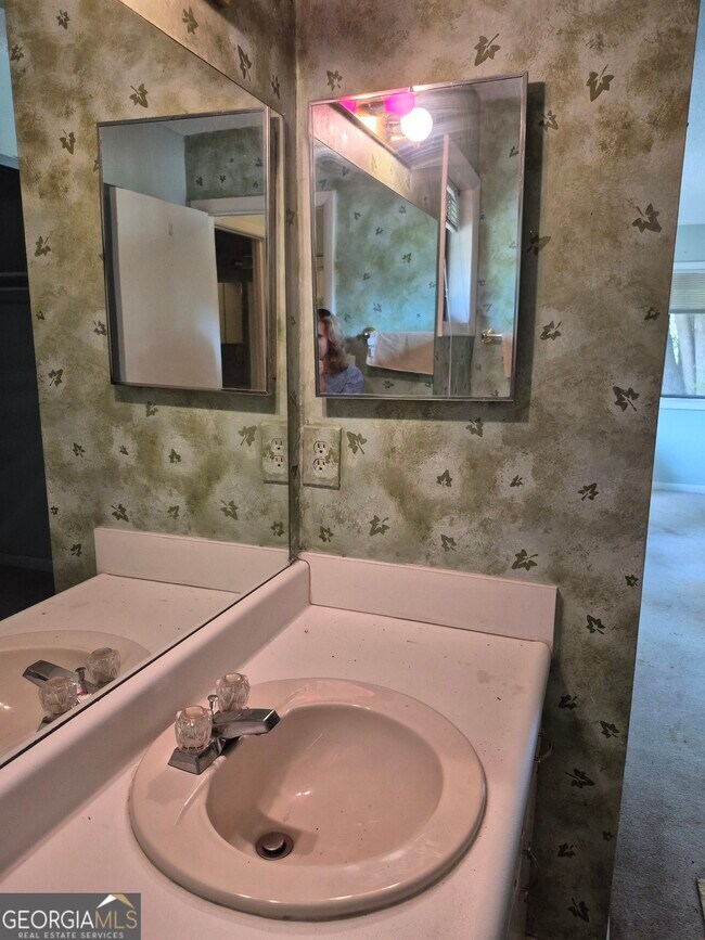 Building Photo - 7 Quail Run