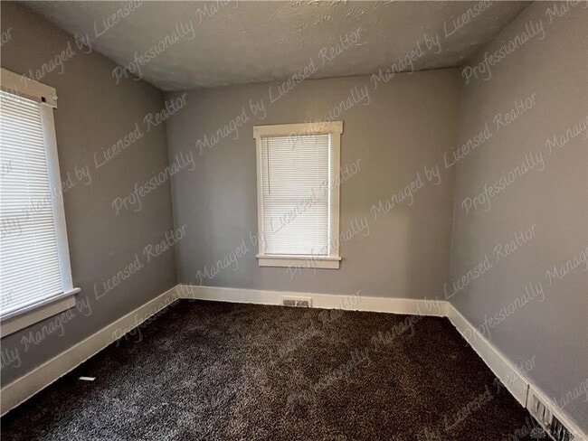 Building Photo - 44 Bluecrest Ave