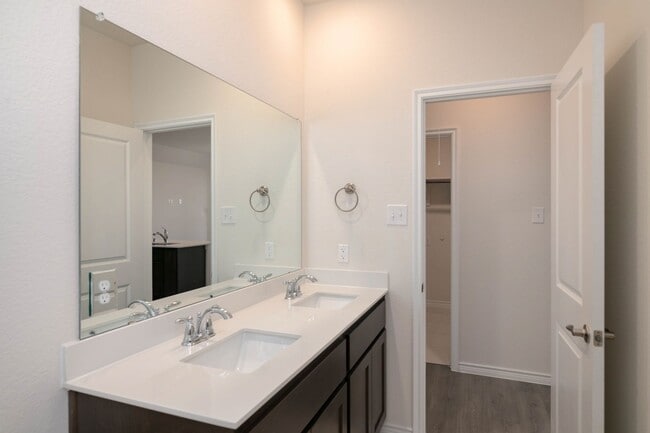 Building Photo - GORGEOUS 4 BEDROOM HOME LOCATED IN ANNA, TEXAS!