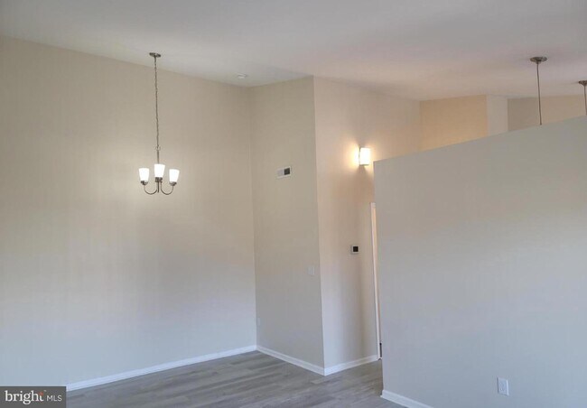 Building Photo - 9565 Battery Heights Blvd